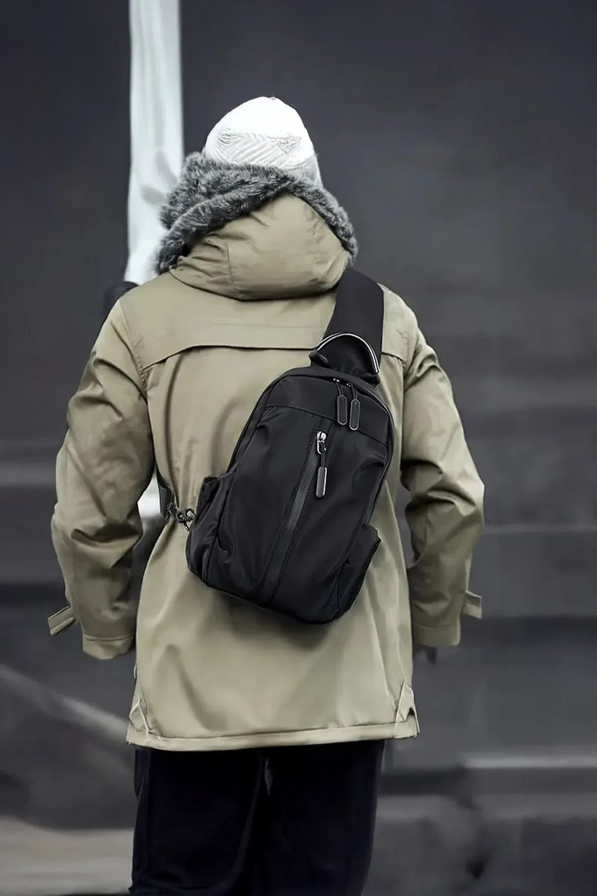 Su İtici Kumaş ve Fermuar Özellikli Siyah Çapraz Askılı Omuz ve Bel Çantası