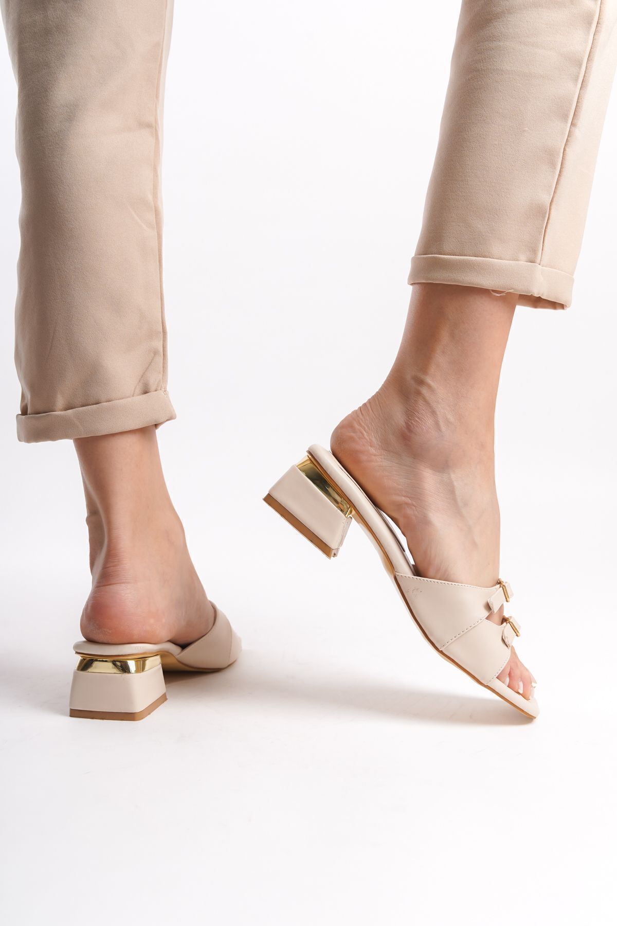 Gold Touch Bantlı Kare Burun Zarif Rahat Kadın Topuklu Terlik