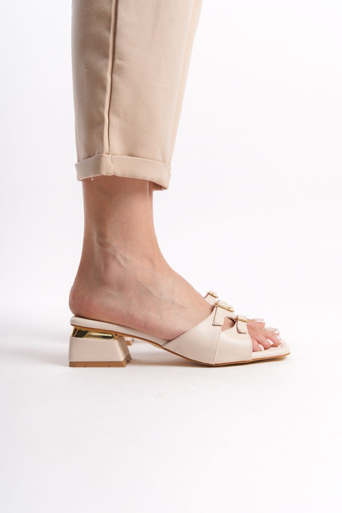 Gold Touch Bantlı Kare Burun Zarif Rahat Kadın Topuklu Terlik