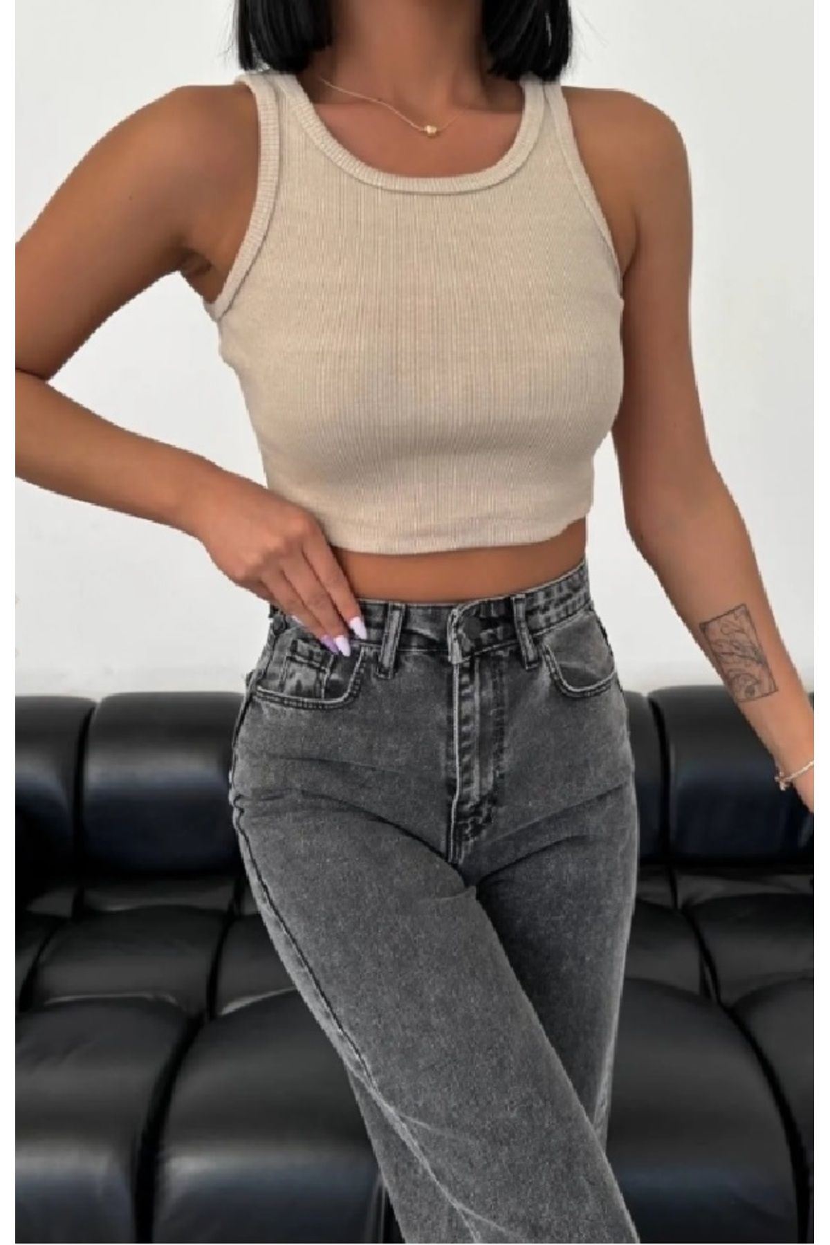 Solmayan Crop Top Esnek Fitilli Halter Yaka Atlet Slim Fit Bej