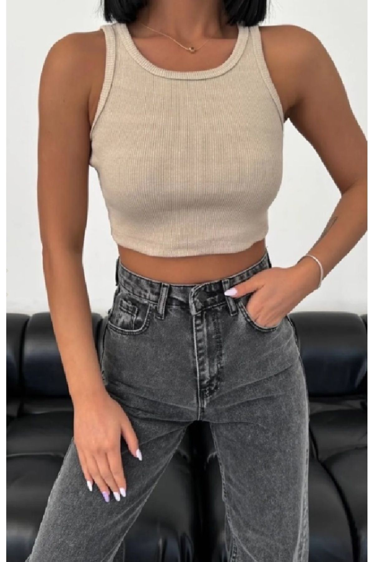 Solmayan Crop Top Esnek Fitilli Halter Yaka Atlet Slim Fit Bej