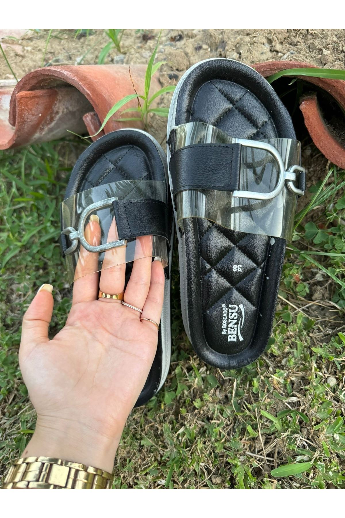 Şerit Detay , Şeffaf Tokalı Baklava Ped Üst Kalite Şık Terlik