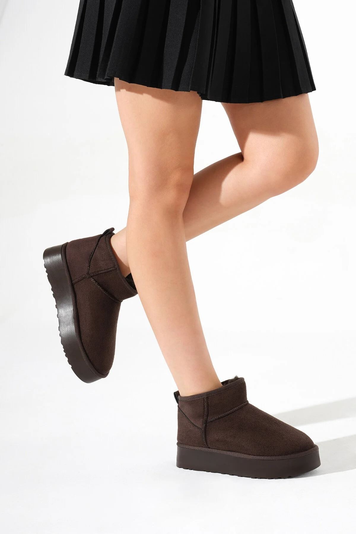 Kadın Su İtici Süet Kısa Bot – İçi Peluşlu Sıcak Tutucu Günlük Kışlık Kaydırmaz Premium Bot