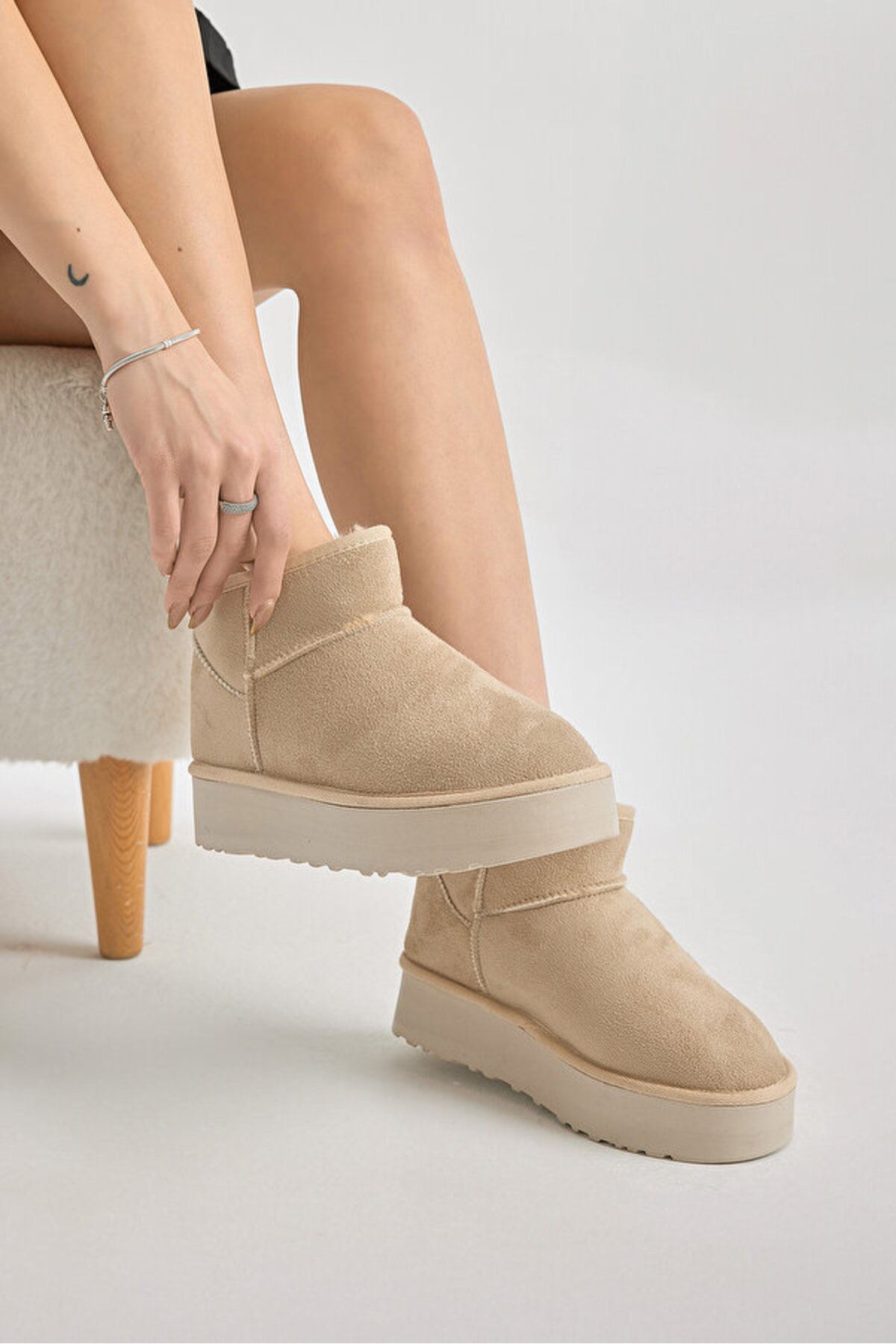 Kadın Su İtici Süet Kısa Bot – İçi Peluşlu Sıcak Tutucu Günlük Kışlık Kaydırmaz Premium Bot