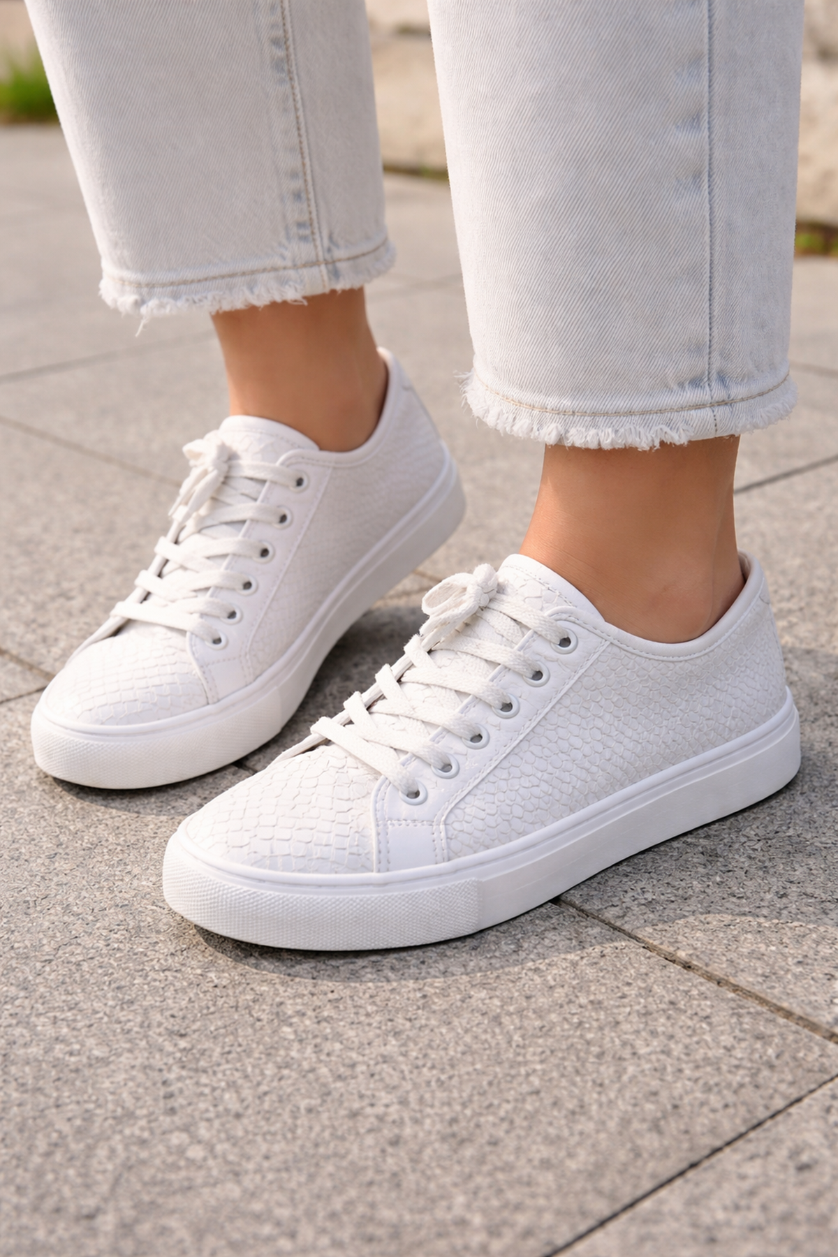 Pul Detay Deri İşleme Ortopedik Rahat Kadın Sneakers Spor Ayakkabı