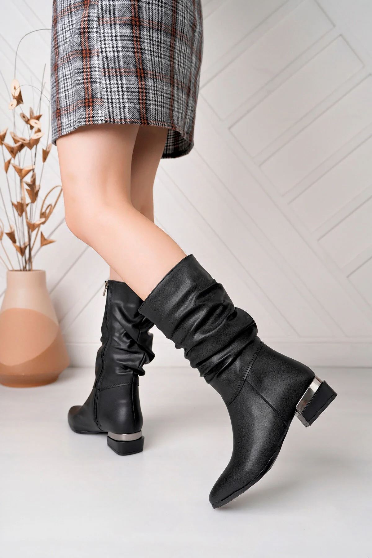 Kadın Siyah Körüklü Orta Topuk Fermuarlı Günlük & Şık Bot Çizme