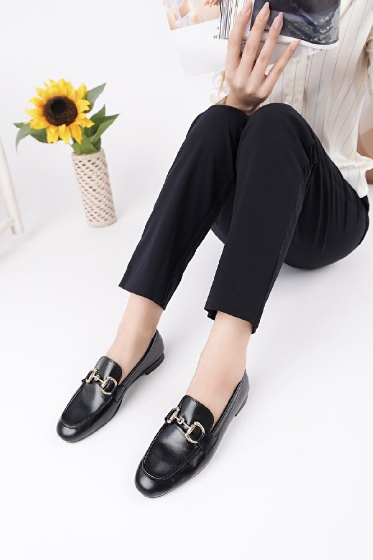 Kadın Siyah Taşlı Babet Mary Jane Ayakkabı – Şık, Rahat, Günlük & Özel Gün Kullanıma Uygun – Zamansız Şık Tasarım, Günlük & Ofis Kullanımına Uygun, Premium Görünümlü Rahat Taban