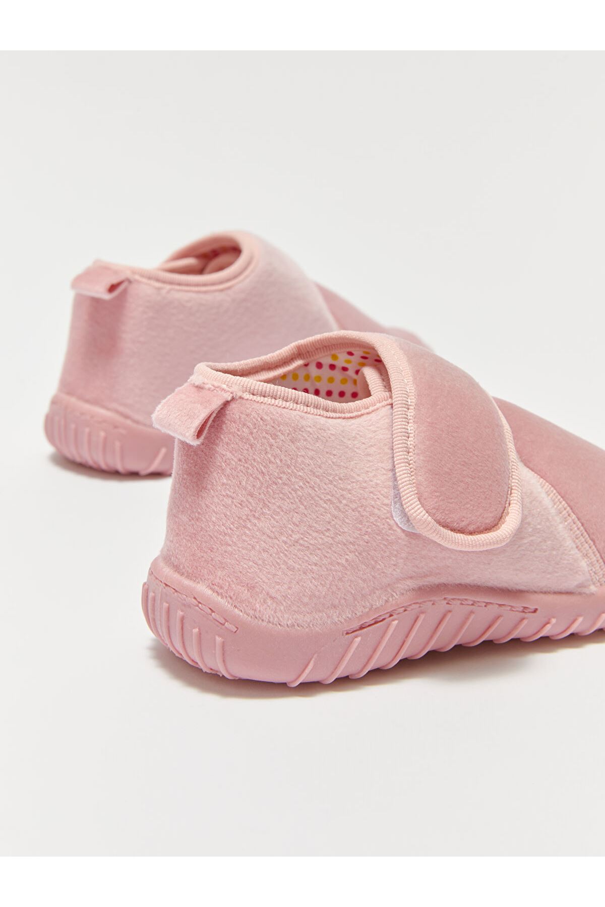 Kız Çocuk Pembe Cırt Cırtlı Günlük Ayakkabı – Yumuşak Tabanlı, Rahat ve Hafif Panduf