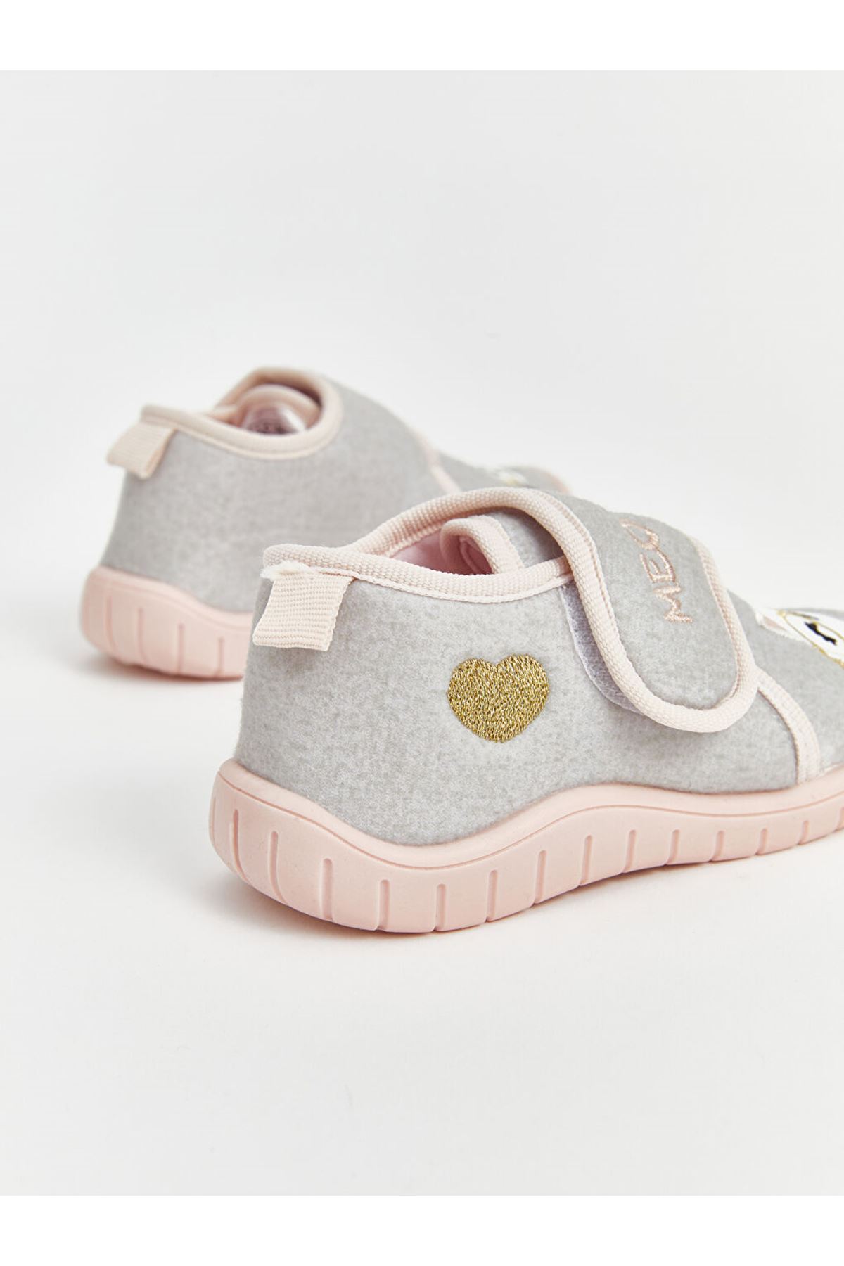 Kız Çocuk Gri Cırt Cırtlı Günlük Ayakkabı – Yumuşak Tabanlı, Rahat ve Hafif Panduf