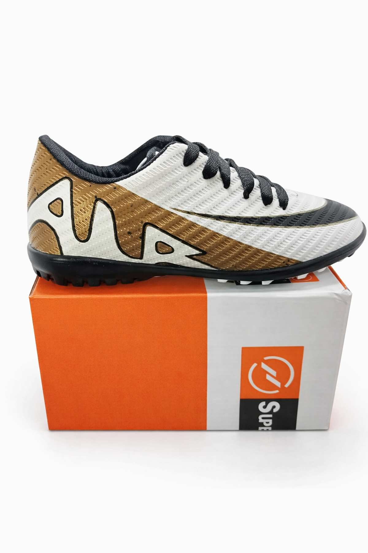 SuperLig Beyaz Siyah Gold Halı Saha Ayakkabısı – Hafif & Dayanıklı TF