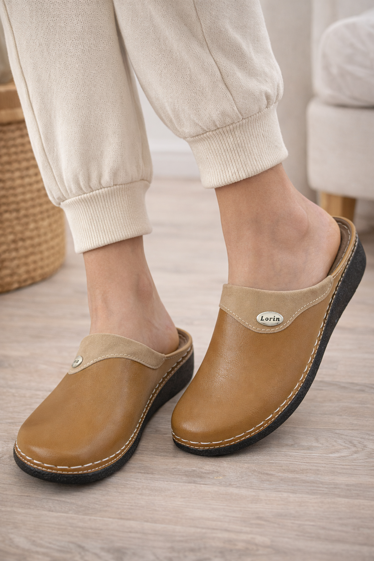 Kahverengi Kadın Önü Kapalı Hafif Taban Kaymaz Terlik