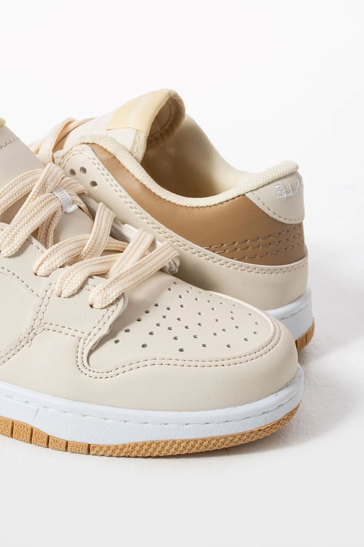 Sandrush Low Top Dayanıklı Rahat Unisex Günlük Sneaker Ayakkabı – Bej Kahve