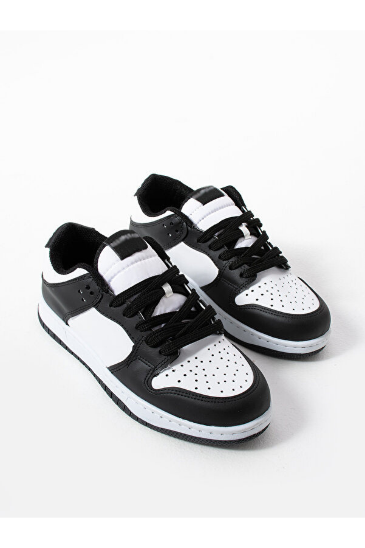 Sandrush Low Top Dayanıklı Rahat Unisex Günlük Sneaker Ayakkabı – Siyah Beyaz