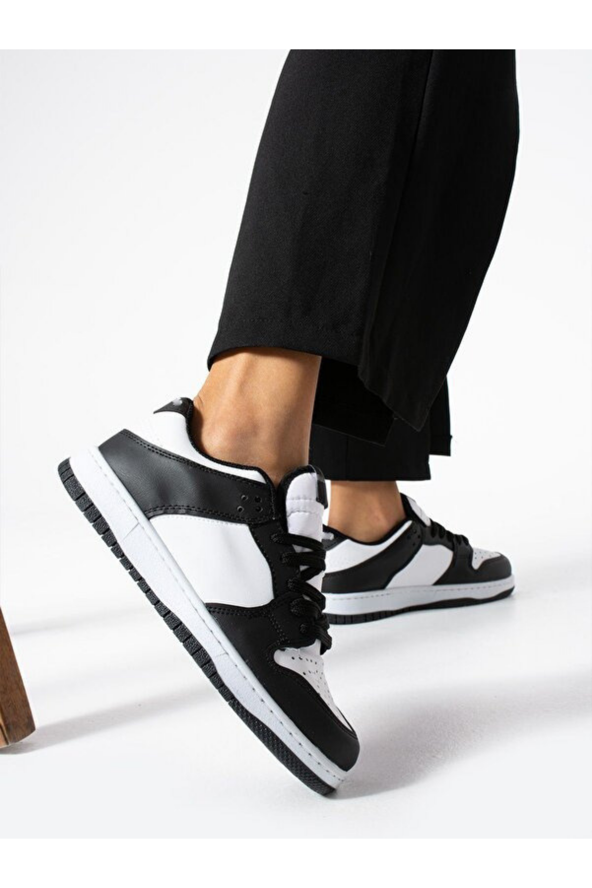 Sandrush Low Top Dayanıklı Rahat Unisex Günlük Sneaker Ayakkabı – Siyah Beyaz