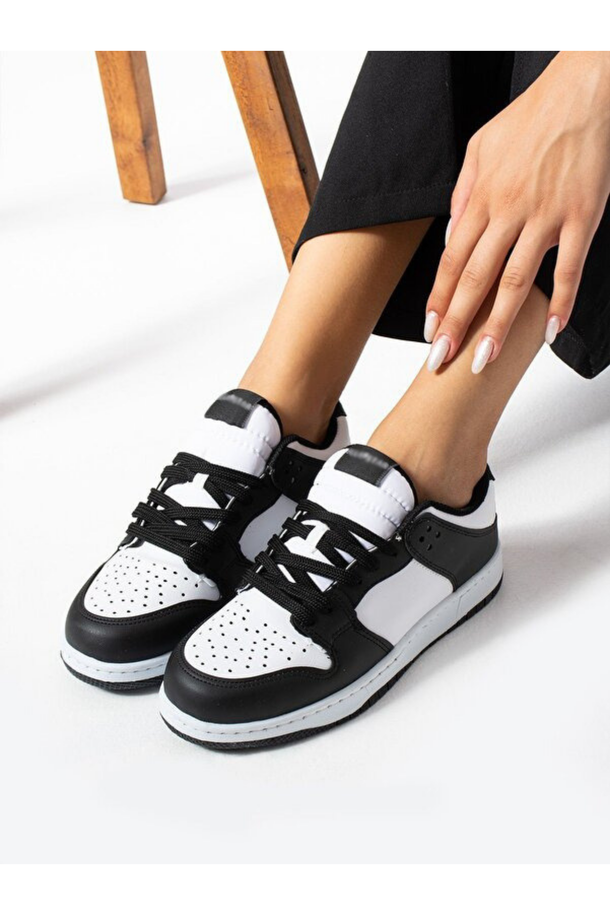 Sandrush Low Top Dayanıklı Rahat Unisex Günlük Sneaker Ayakkabı – Siyah Beyaz