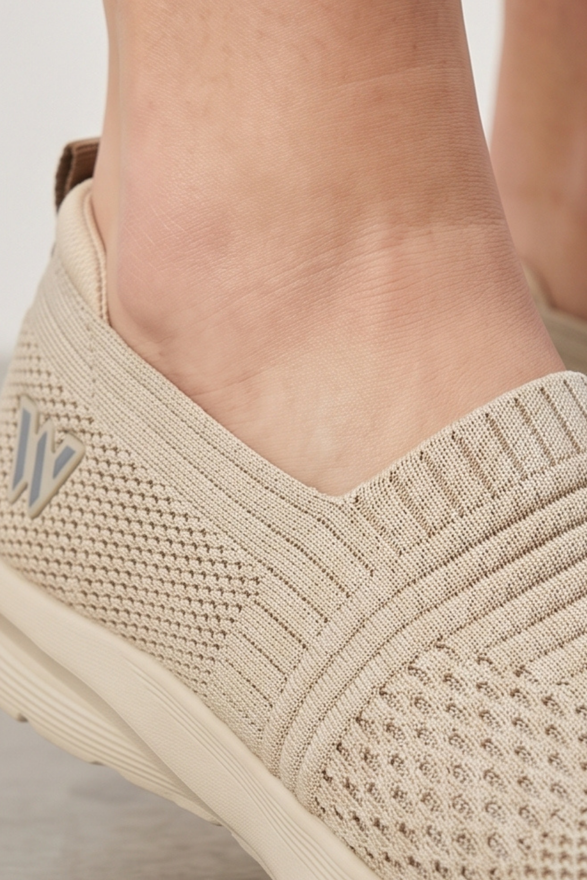 CloudWalk Comfort Bej Rahat Günlük Yumuşak Tabanlı 4 Mevsim Trend Kadın Slip-On Sneaker Ayakkabı