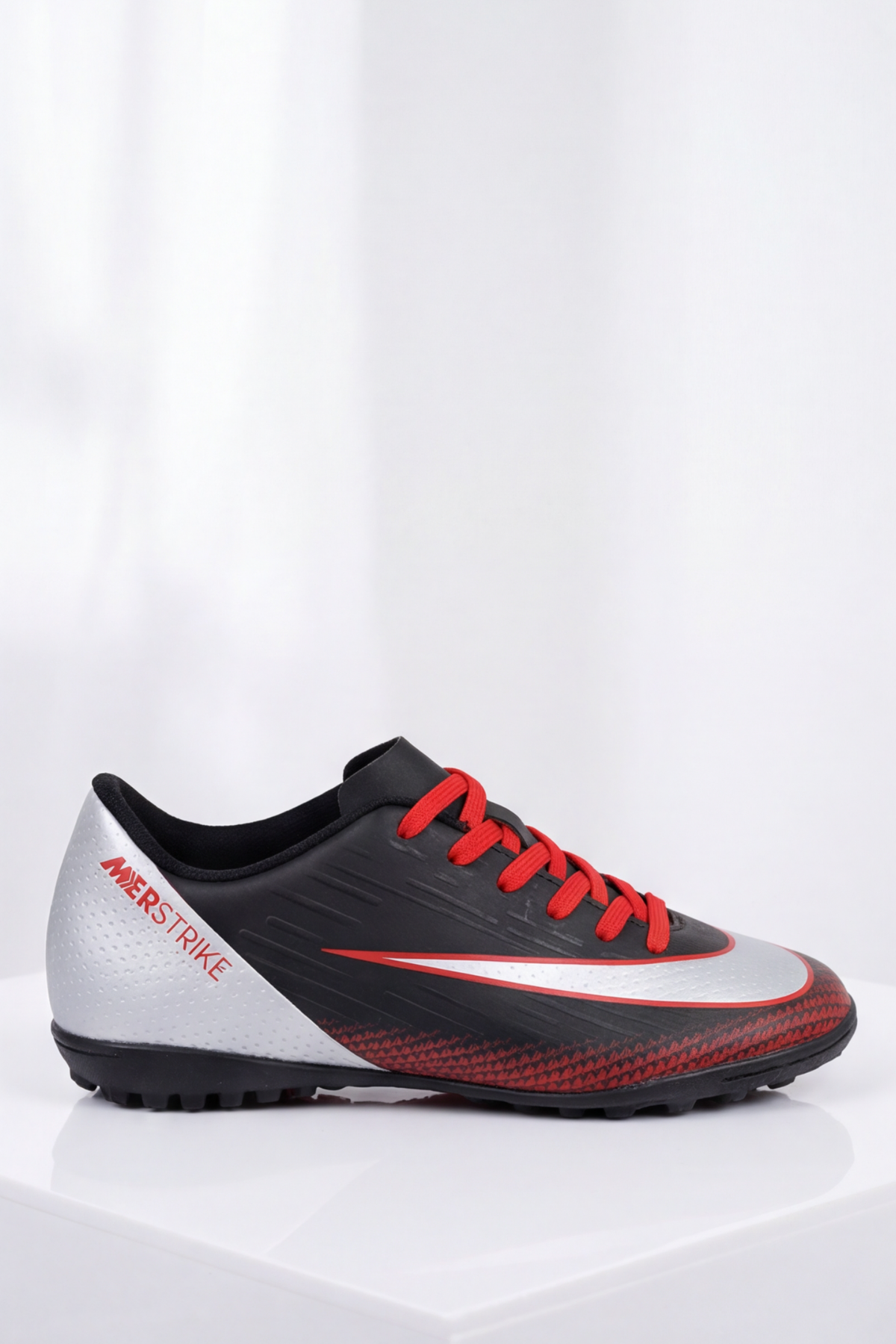 STRIKELITE VELOCITY PRO Kırmızı Siyah Ultra Hafif Yüksek Hız Maksimum Zemin Tutuş Performans Serisi Çocuk Halısaha Ayakkabısı