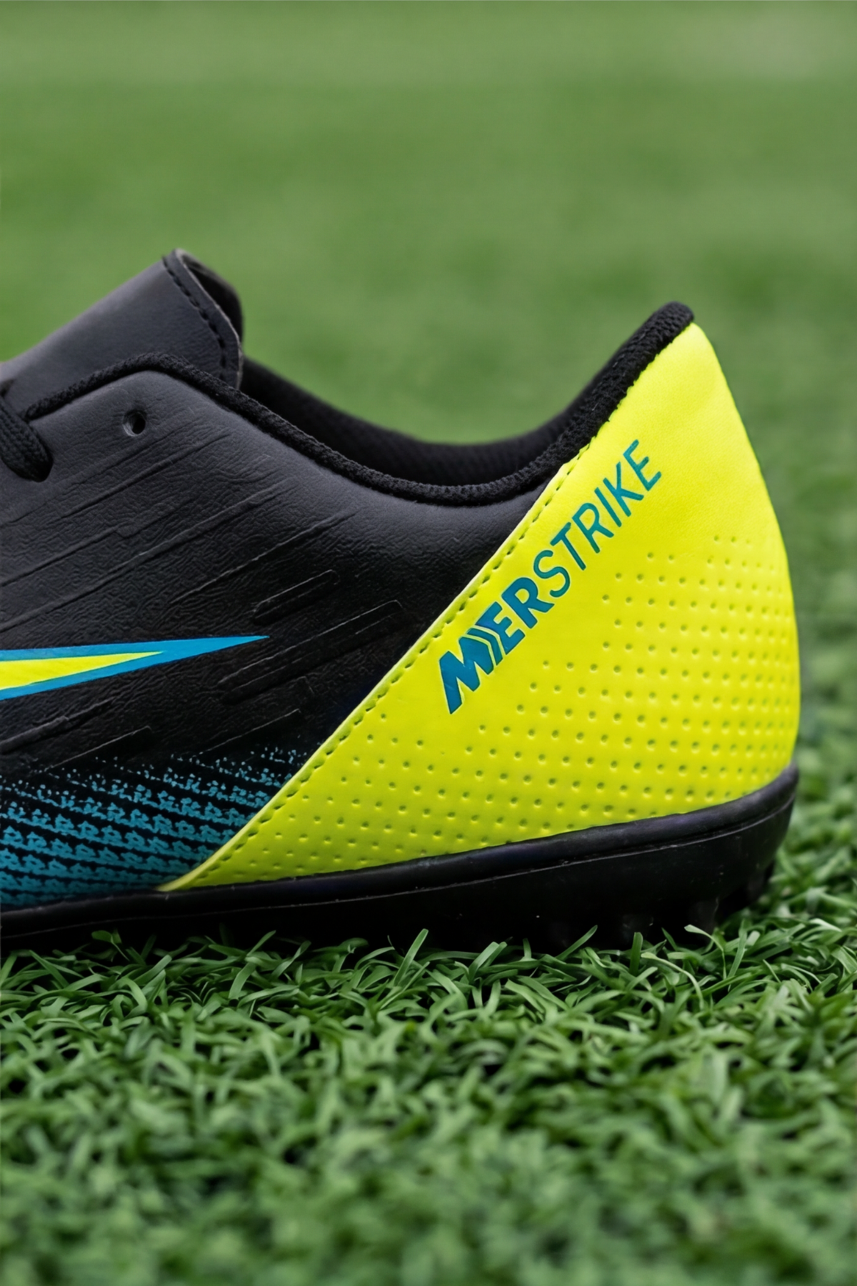 STRIKELITE VELOCITY PRO Sarı Mavi Ultra Hafif Yüksek Hız Maksimum Zemin Tutuş Performans Serisi Çocuk Halısaha Ayakkabısı