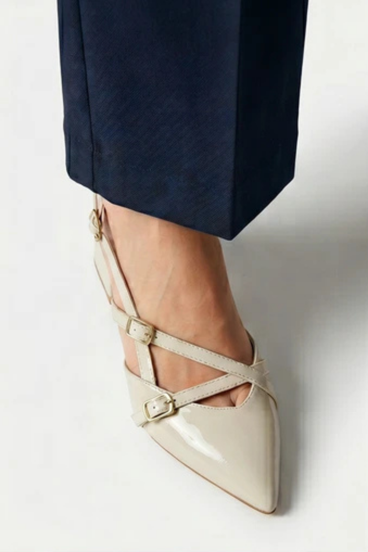  Mary Jane Bej Rugan Çapraz Tokalı Slingback - Sivri Burun Alçak Kare Topuklu Elegant Kadın Ayakkabı