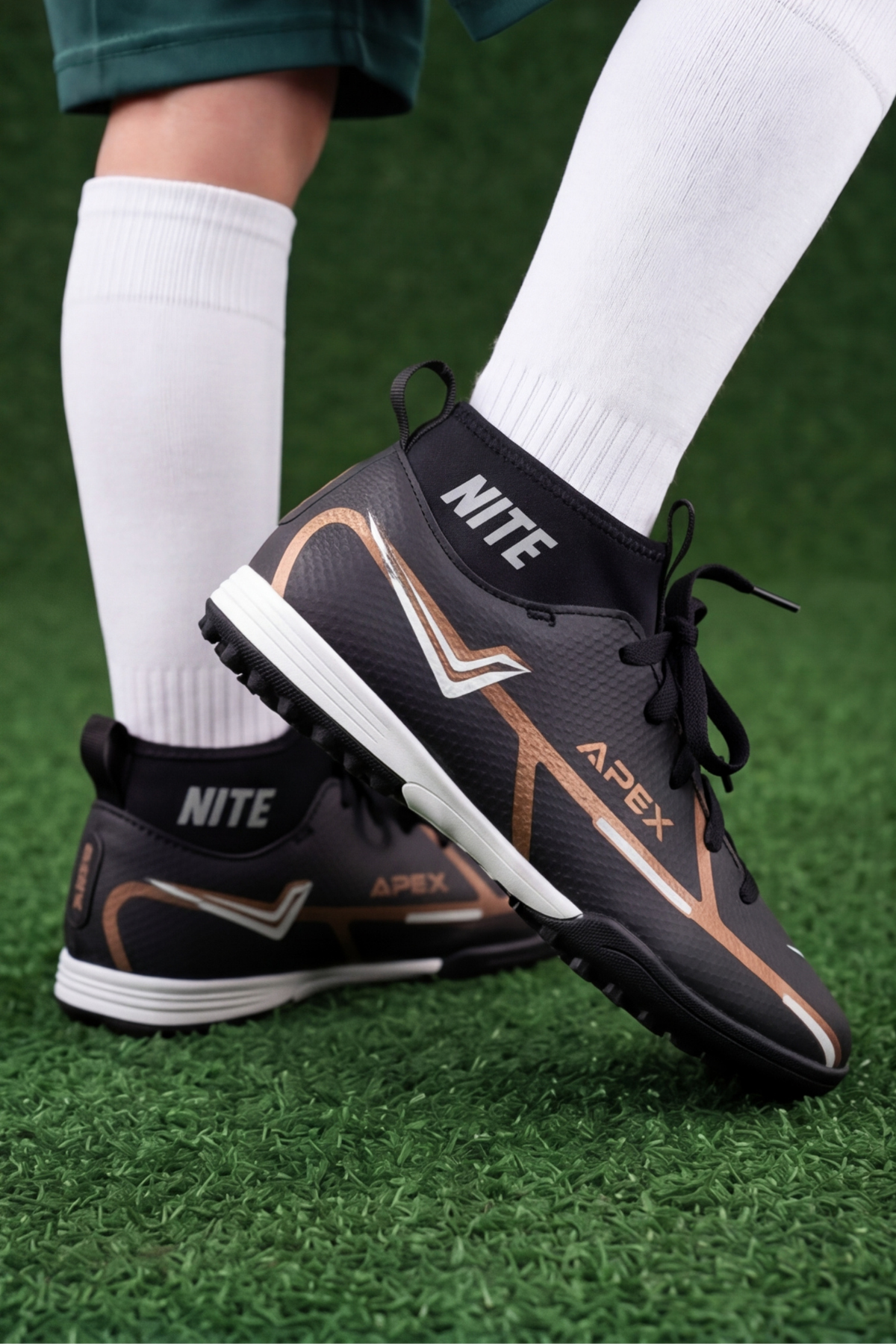 AEROFLOW VELOCITY SOCK Siyah Hafif Yüksek Hız Maksimum Zemin Tutuş Teknolojili Çoraplı Çocuk Halı Saha Ayakkabısı