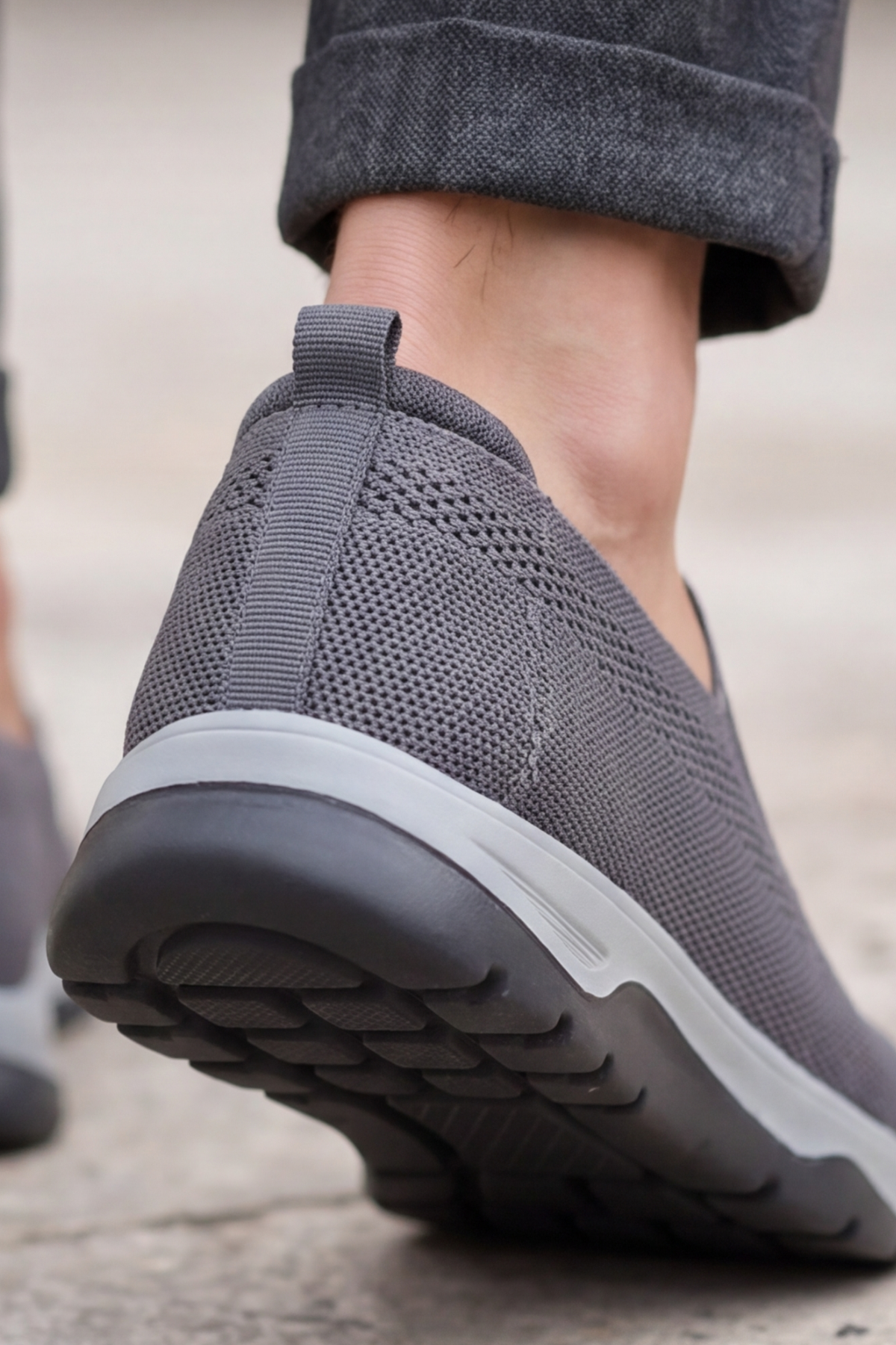 Ultra Hafif Nefes Alabilir Füme Gri Slip-On Sneaker Günlük Rahat Erkek Spor Ayakkabı