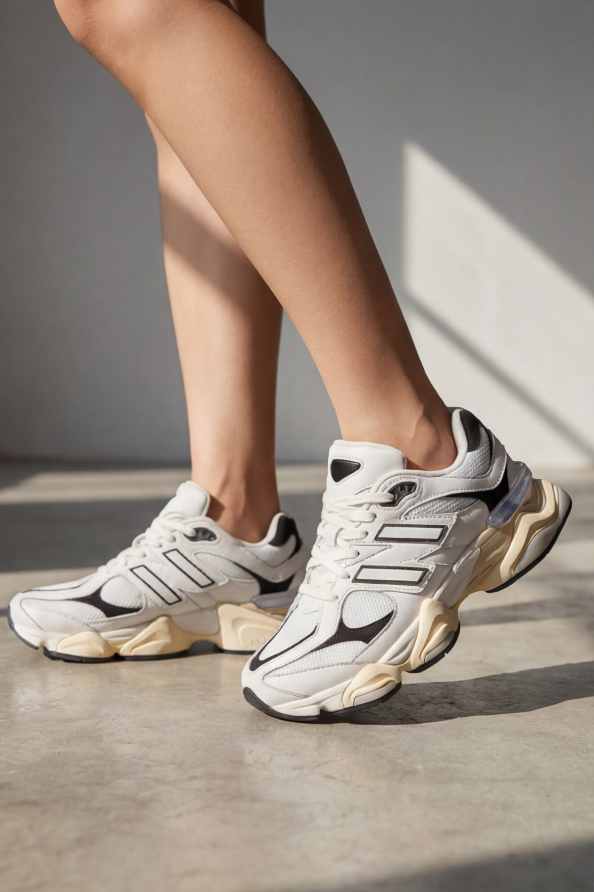 Cloud-Strut Retro-Modern Unisex Sneaker - Yüksek Tabanlı, Nefes Alabilen File Panelli Beyaz Siyah Günlük Spor Ayakkabı ve Yürüyüş Serisi