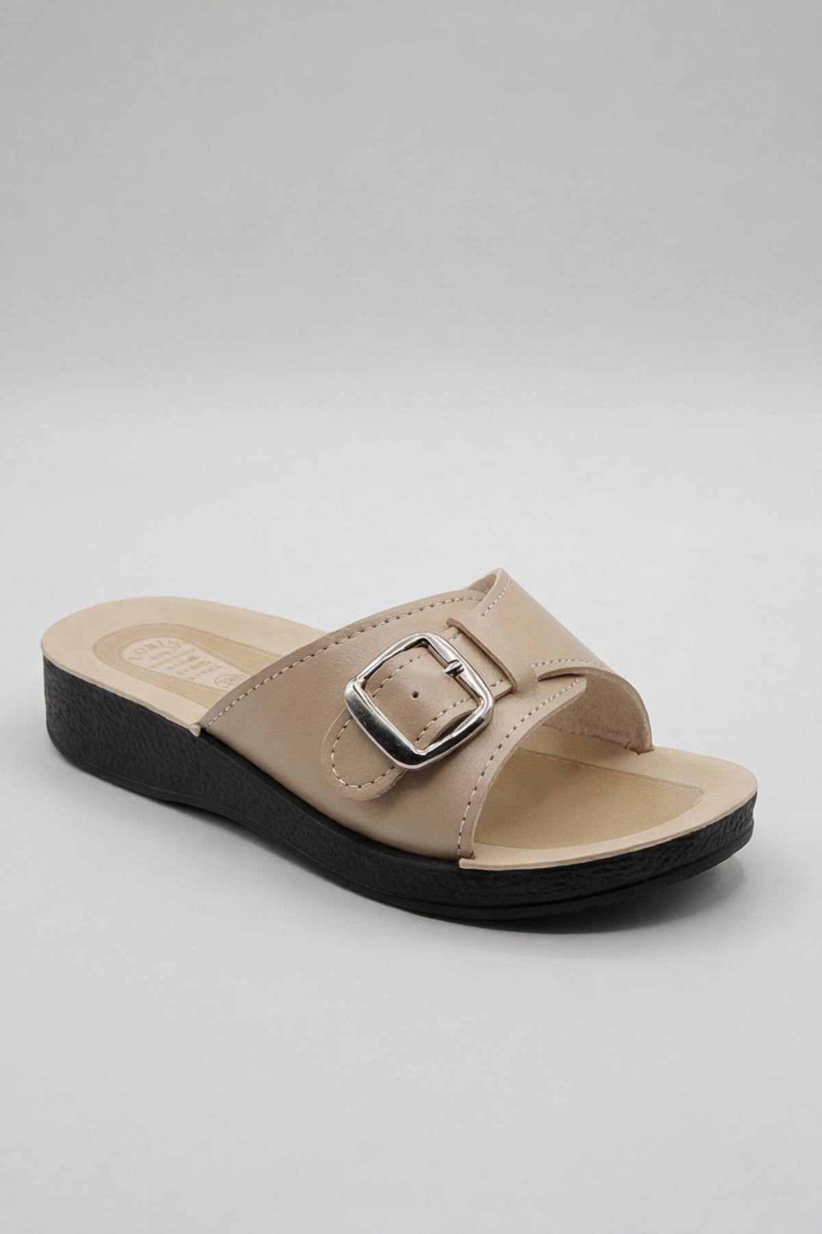 Soft-Step Ortopedik Comfort Bej Deri Görünümlü Toka Detaylı ve Hafif Dolgu Tabanlı Kadın Günlük Terlik Ev ve Dış Mekan Terliği - kopya