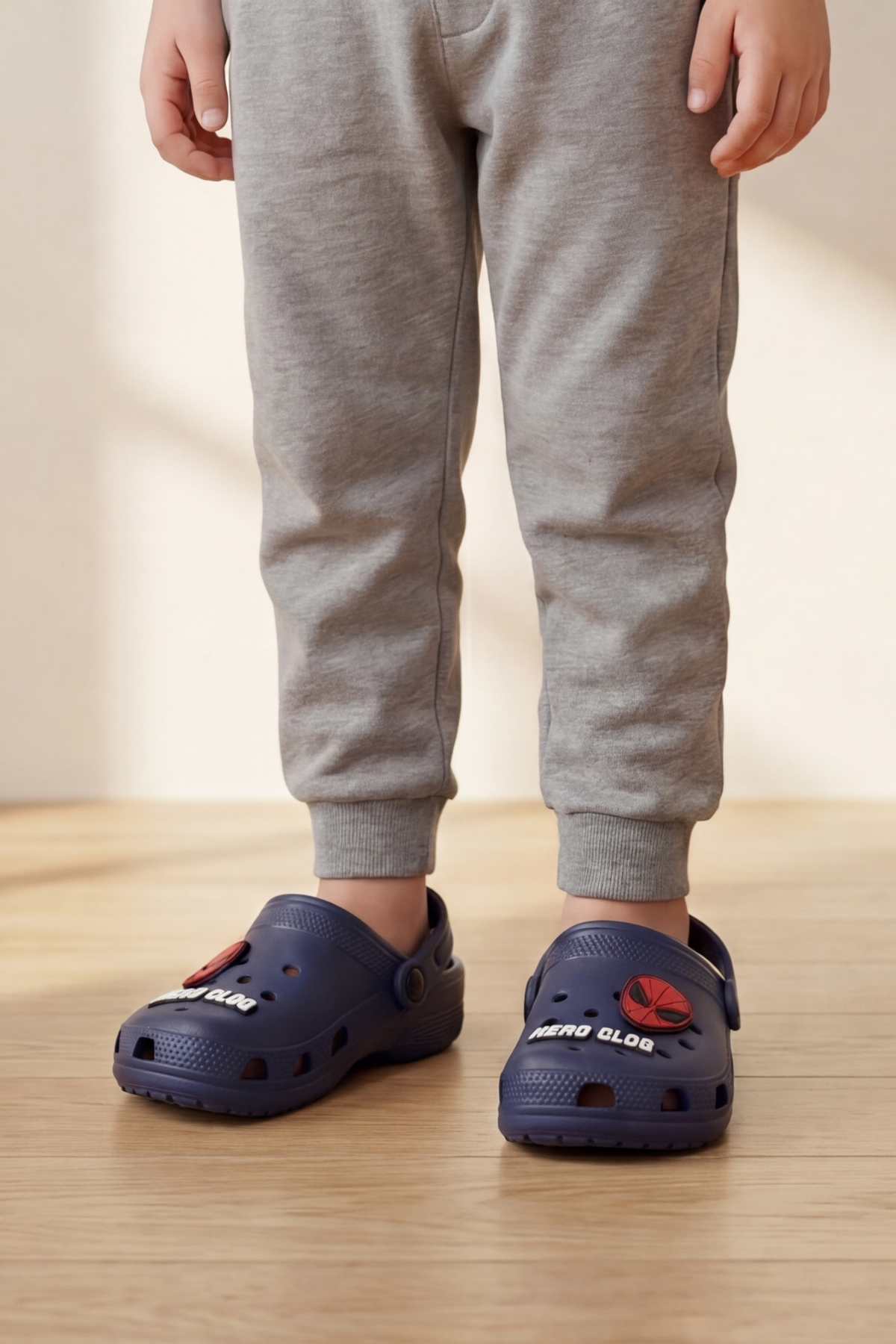 Hero-Clog Macera Serisi - Lacivert Maske Figürlü Erkek Çocuk - Bebek Terlik ve Sandalet: Ultra Hafif, Anatomik İç Tabanlı ve Kaymaz Emniyetli Yazlık Çocuk Kapalı Terlik