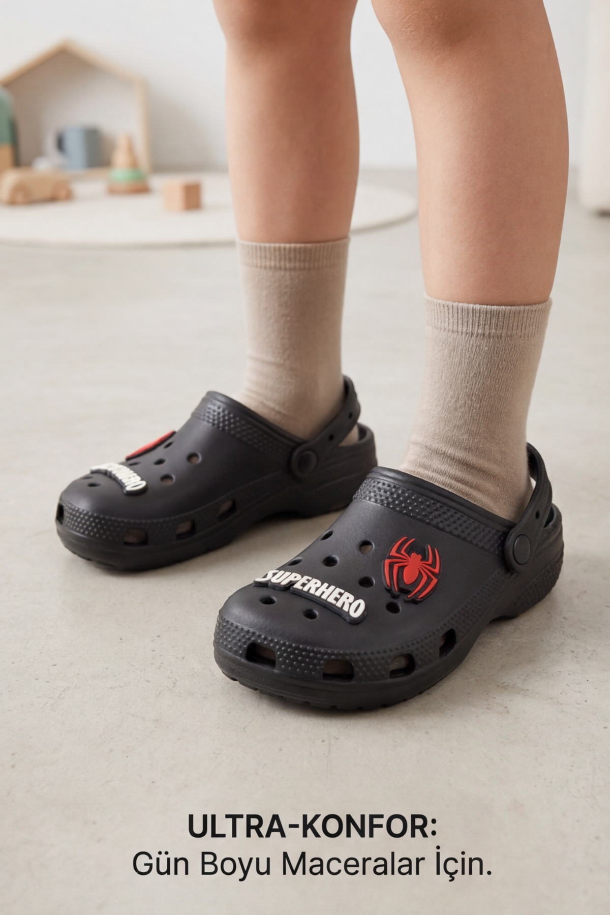 Hero-Clog Macera Serisi - Siyah Maske Figürlü Erkek Çocuk - Bebek Terlik ve Sandalet: Ultra Hafif, Anatomik İç Tabanlı ve Kaymaz Emniyetli Yazlık Çocuk Kapalı Terlik