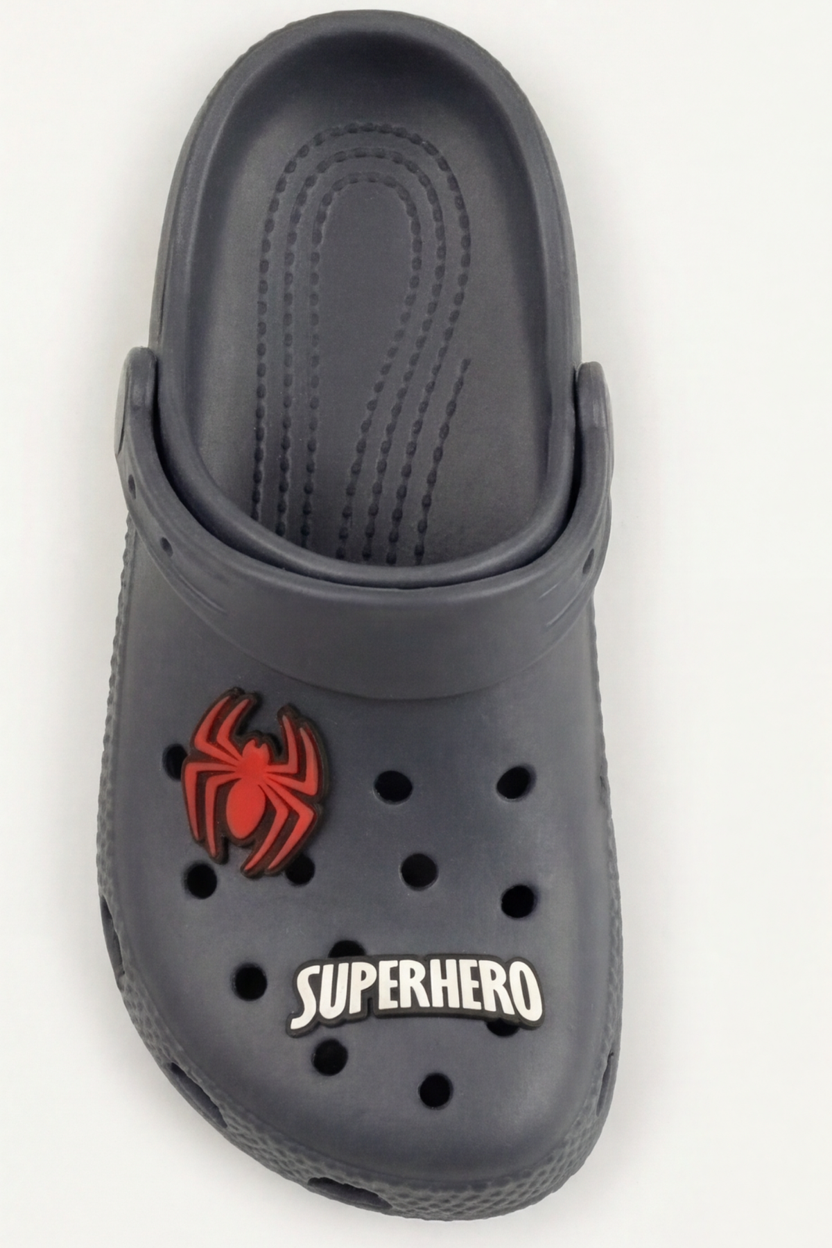 Hero-Clog Macera Serisi - Koyu Gri Maske Figürlü Erkek Çocuk - Bebek Terlik ve Sandalet: Ultra Hafif, Anatomik İç Tabanlı ve Kaymaz Emniyetli Yazlık Çocuk Kapalı Terlik