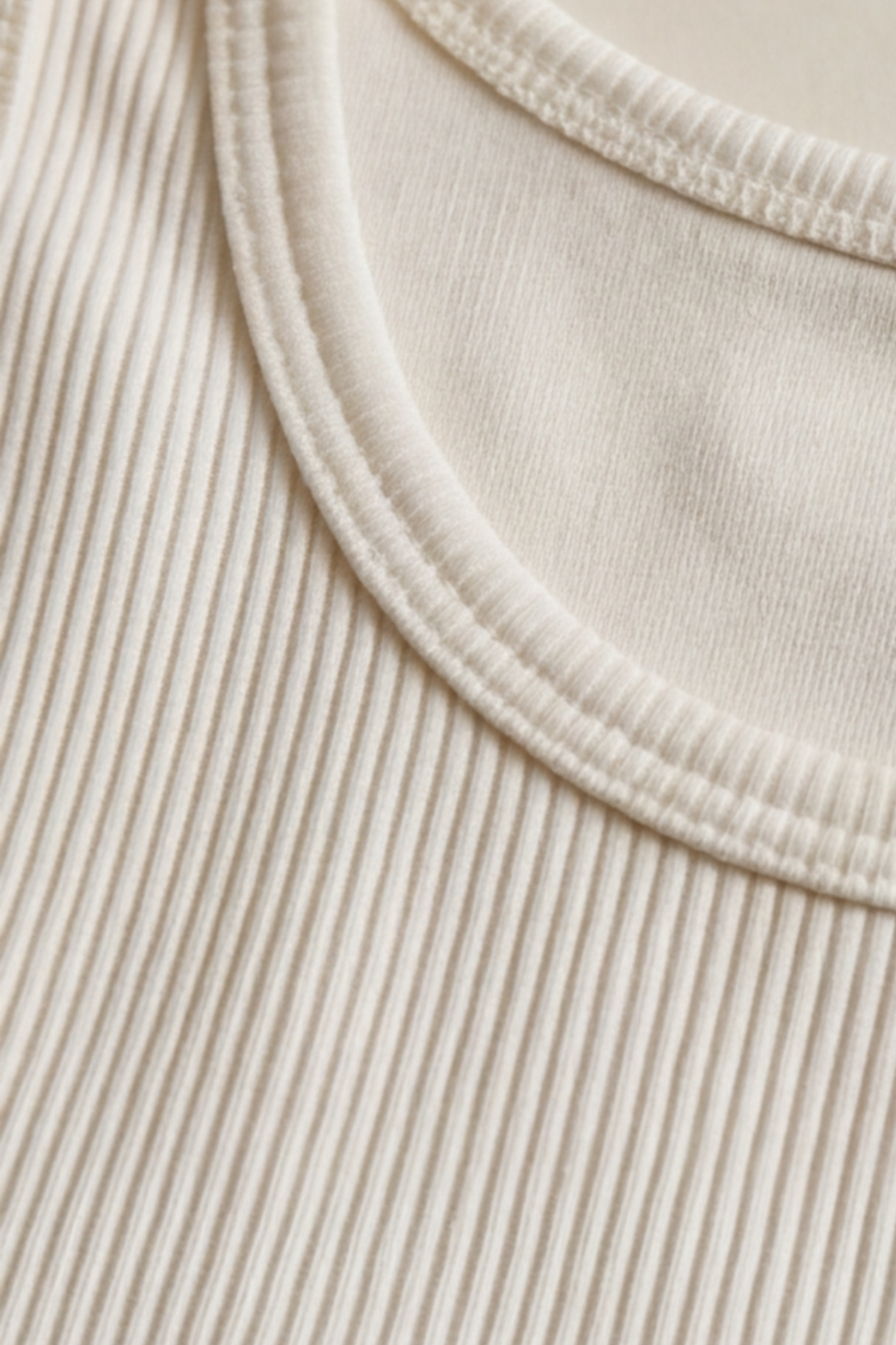 Premium Fitilli Pamuklu Esnek Kumaş Ekru Kadın Crop Atlet - U Yakalı Spor ve Şık Basic Bluz - Yumuşak Dokulu Slim Fit Yazlık Üst