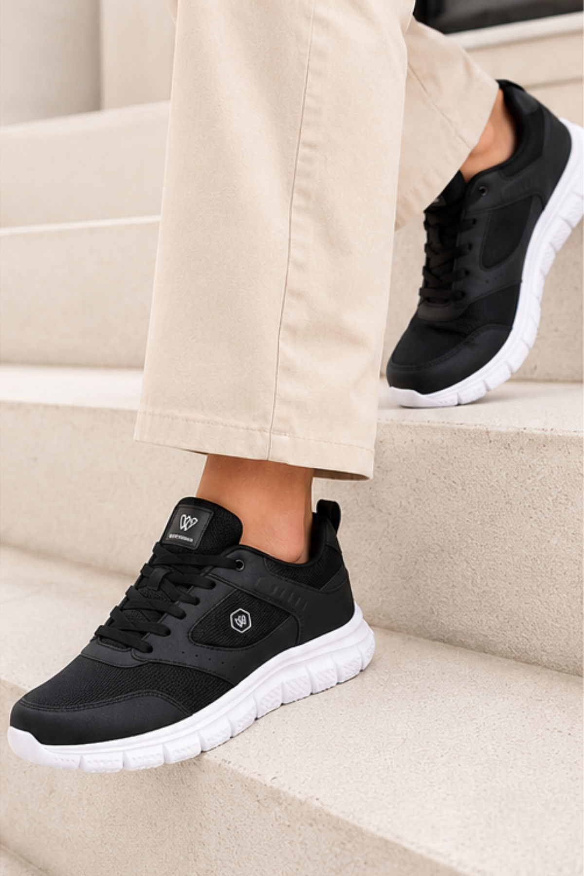 PureWalk Unisex Siyah Beyaz KalınTabanlı Spor Ayakkabı - Hafif Esnek Günlük Yürüyüş Sneaker Rahat Koşu ve Şehir Ayakkabısı
