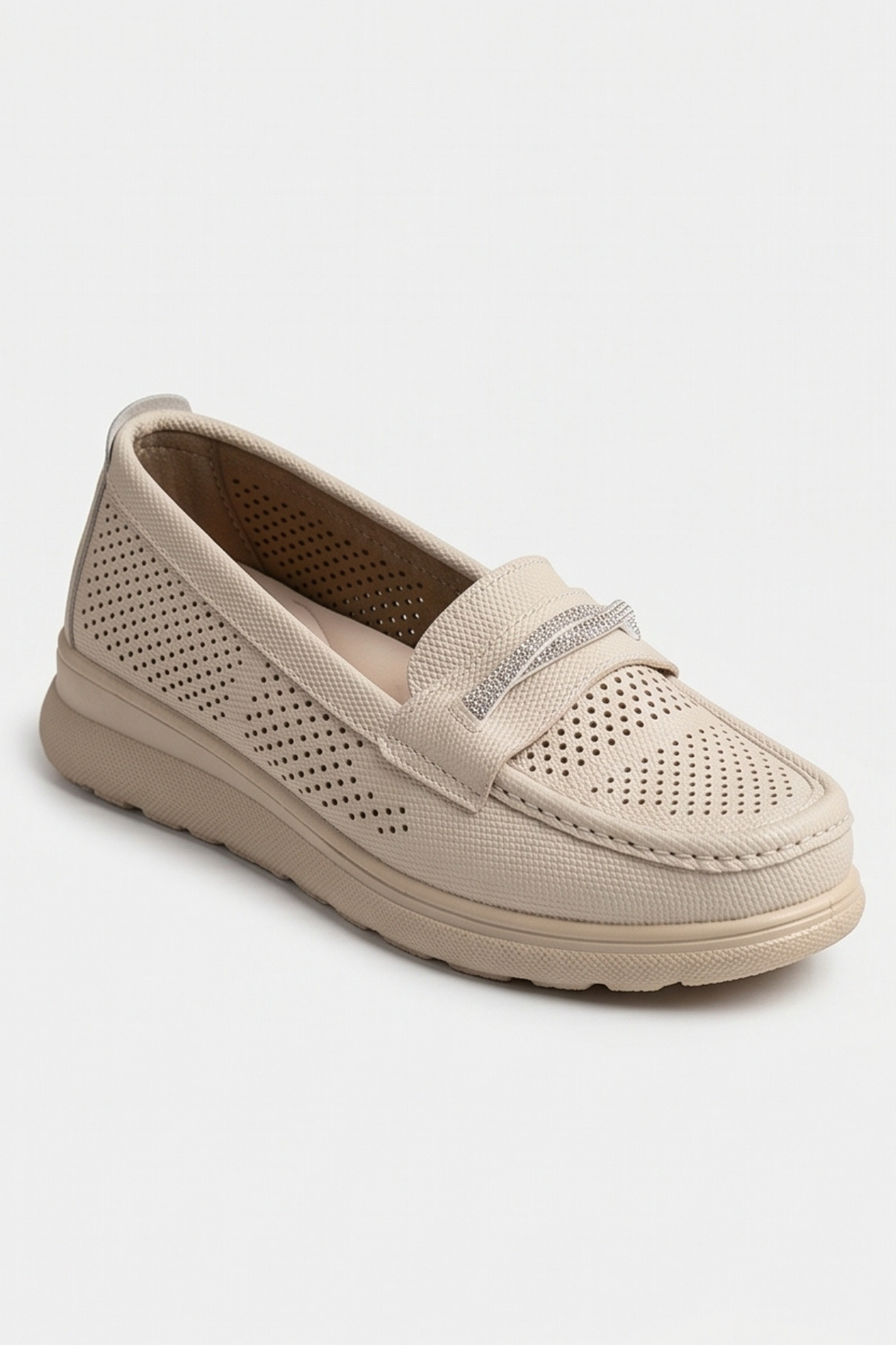Aura Comfort – Ortopedik Tabanlı Işıltı Detaylı Kadın Krem Günlük Casual Loafer Ayakkabı