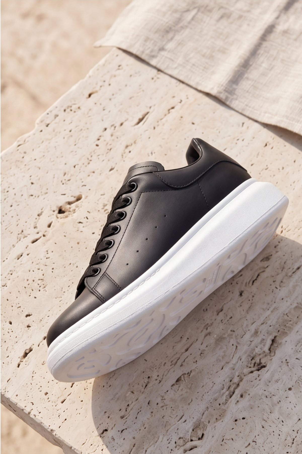 LiaQuenn - Rahat ve Hafif Yüksek Tabanlı Yürüyüş Günlük Spor Giy Çık Unisex Siyah-Beyaz Sneaker Ayakkabı