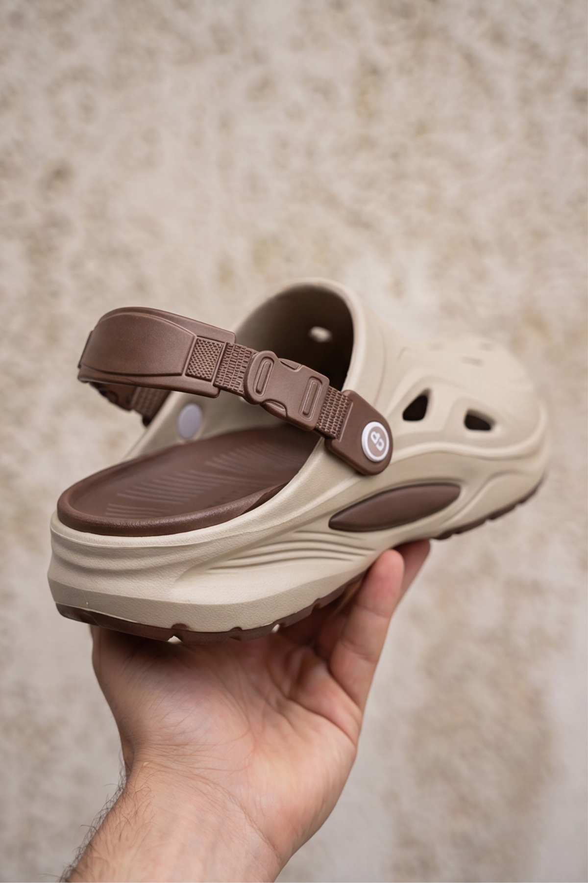 Terra Strata: Erkek Çift Tabanlı Bej-Kahverengi Comfort Clog Erkek Terlik - Tokalı Arka Bantlı Spor Sandalet, Havuz, Plaj ve Günlük Doğa Yürüyüşü Anatomik Terliği