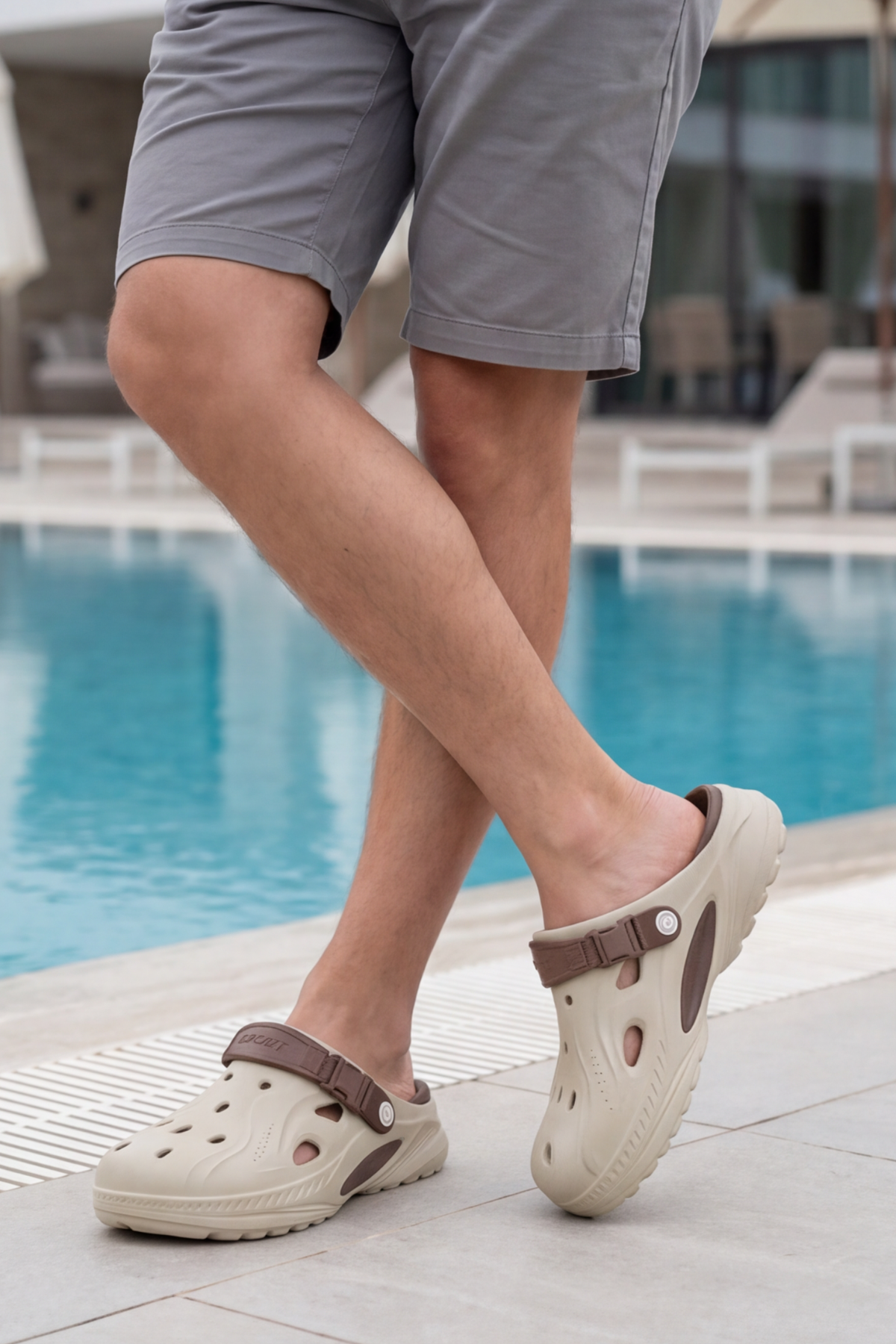 Terra Strata: Erkek Çift Tabanlı Bej-Kahverengi Comfort Clog Erkek Terlik - Tokalı Arka Bantlı Spor Sandalet, Havuz, Plaj ve Günlük Doğa Yürüyüşü Anatomik Terliği