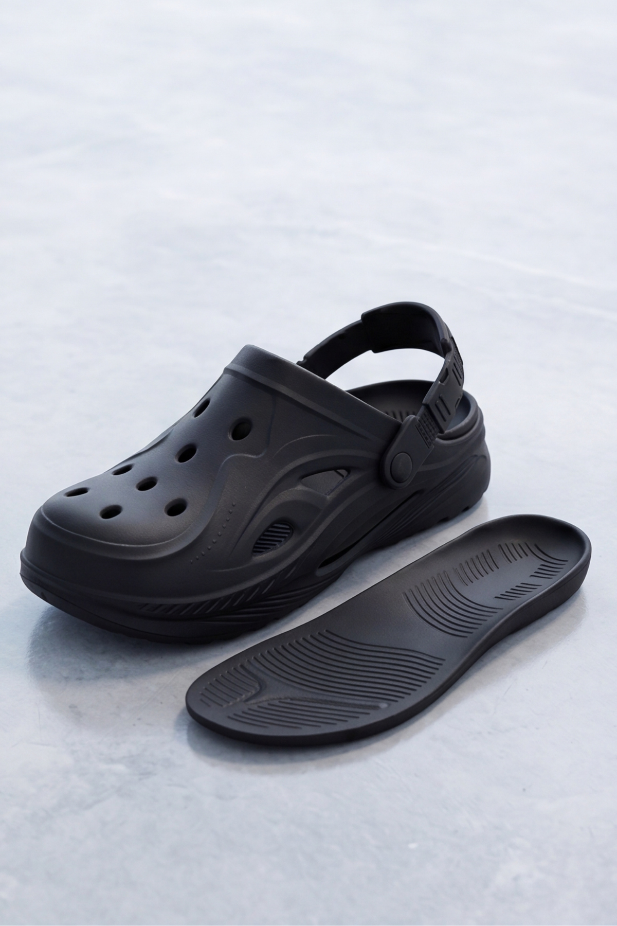 Terra Strata: Erkek Çift Tabanlı Siyah Comfort Clog Erkek Terlik - Tokalı Arka Bantlı Spor Sandalet, Havuz, Plaj ve Günlük Doğa Yürüyüşü Anatomik Terliği