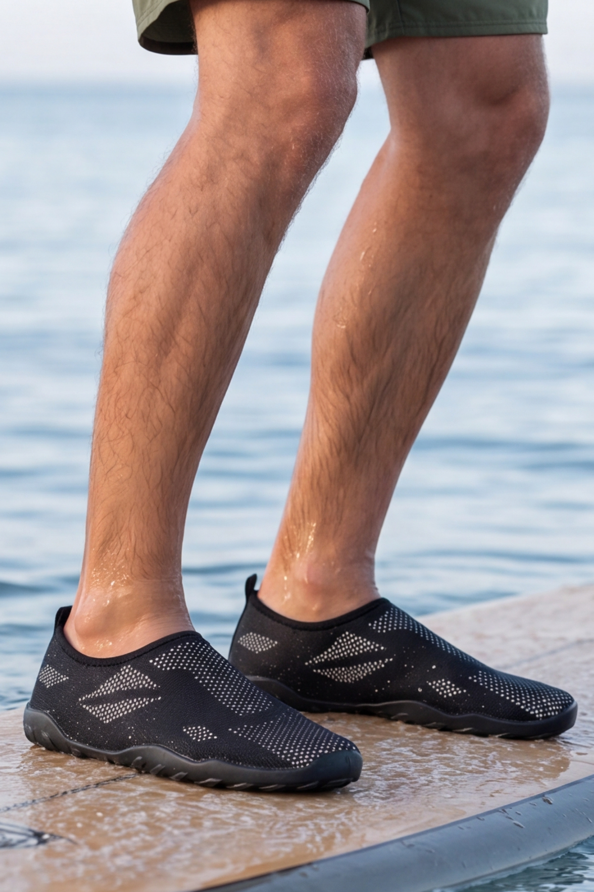 WAVEGLIDE - Esnek Siyah - Beyaz Unisex Deniz ve Plaj Ayakkabısı, Nefes Alabilir ve Hızlı Kuruyan Kumaş Dokulu Hafif Havuz ve Sörf Ayakkabısı