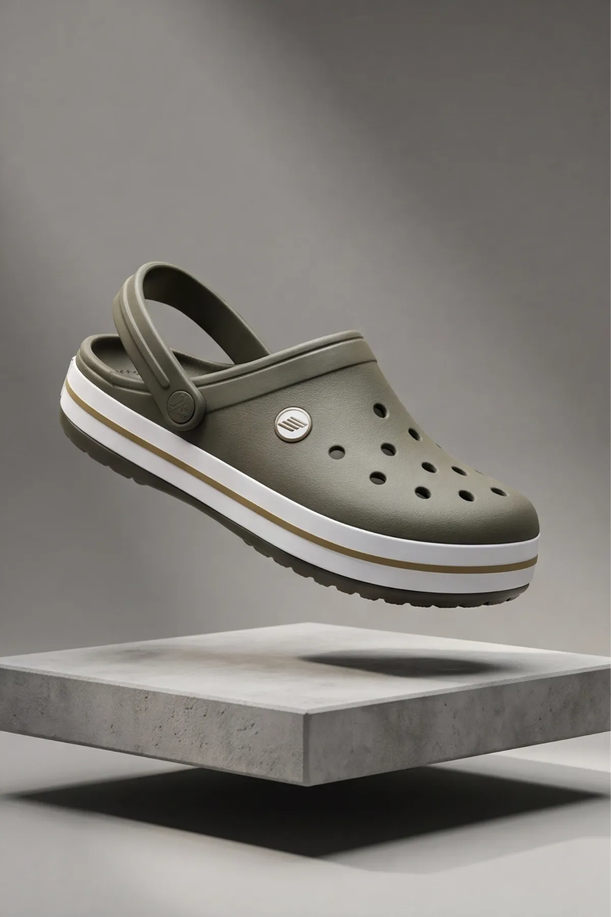 EasyStep - Haki Beyaz Unisex Hafif EVA Sabo Terlik, Ergonomik Tabanlı Nefes Alabilen Islak Zemin Uyumlu Kemerli Hastane, Plaj, Ev ve Günlük Kullanım Terliği - Clog Sandalet