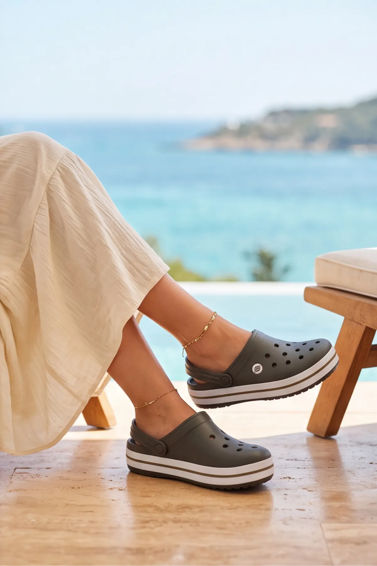 EasyStep - Haki Beyaz Unisex Hafif EVA Sabo Terlik, Ergonomik Tabanlı Nefes Alabilen Islak Zemin Uyumlu Kemerli Hastane, Plaj, Ev ve Günlük Kullanım Terliği - Clog Sandalet