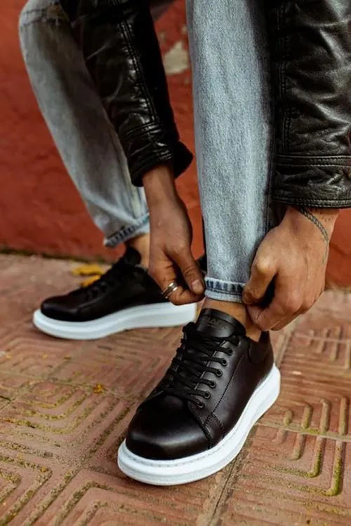 Siyah Beyaz Taban Model Desenli Sneakers