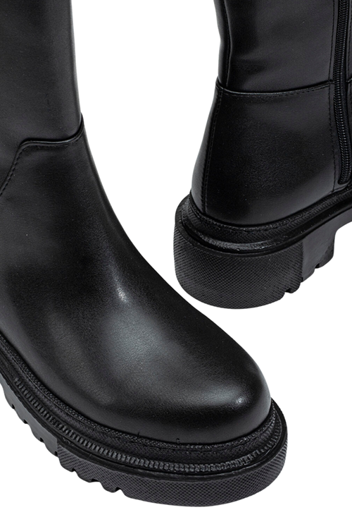 Kadın Siyah Diz Altı Çizme Bot – Kalın Tabanlı, Fermuarlı, Günlük Rahat Şehir Çizmesi, Kaymaz Taban, Konforlu İç Astar, Modern ve Güçlü Stil