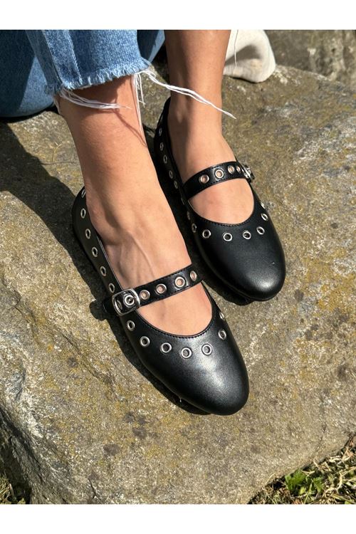 Kadın Siyah Deri Görünümlü Kuşgözü Zımba Detaylı Mary Jane Rahat Babet - Tokalı Bantlı Günlük Ve Şık Düz Taban Ayakkabı