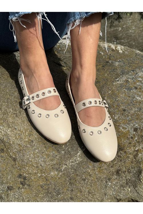 Kadın Bej Deri Görünümlü Kuşgözü Zımba Detaylı Mary Jane Rahat Babet - Tokalı Bantlı Günlük Ve Şık Düz Taban Ayakkabı