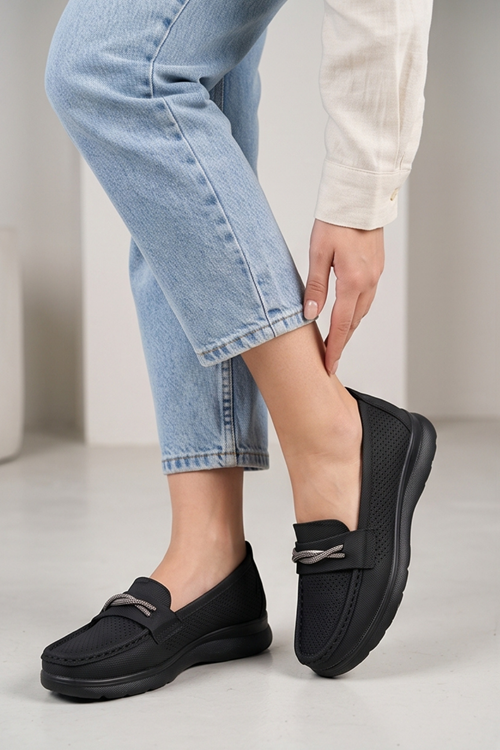 Aura Comfort – Ortopedik Tabanlı Işıltı Detaylı Kadın Siyah Günlük Casual Loafer Ayakkabı