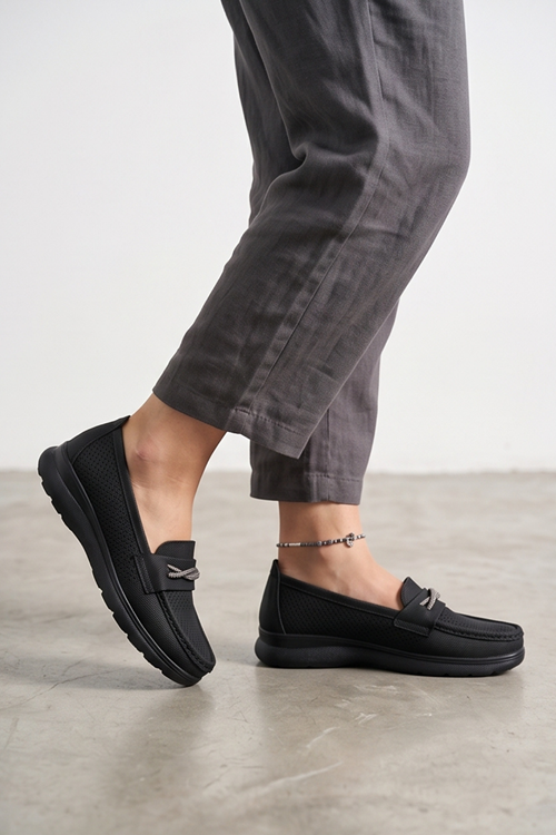 Aura Comfort – Ortopedik Tabanlı Işıltı Detaylı Kadın Siyah Günlük Casual Loafer Ayakkabı