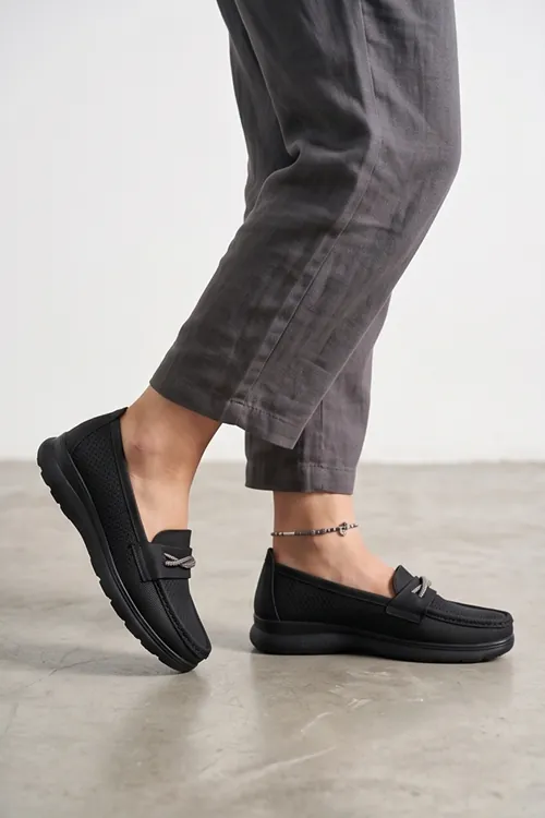 Aura Comfort – Ortopedik Tabanlı Işıltı Detaylı Kadın Siyah Günlük Casual Loafer Ayakkabı