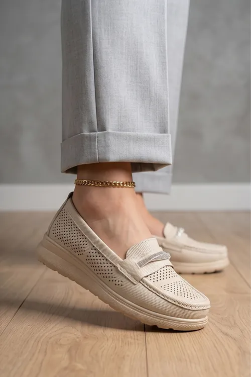 Aura Comfort – Ortopedik Tabanlı Işıltı Detaylı Kadın Krem Günlük Casual Loafer Ayakkabı