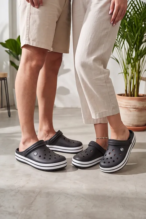 EasyStep - Siyah Unisex Hafif EVA Sabo Terlik, Ergonomik Tabanlı Nefes Alabilen Islak Zemin Uyumlu Kemerli Hastane, Plaj, Ev ve Günlük Kullanım Terliği - Clog Sandalet
