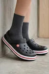 Iconic Shadow Unisex Clog Serisi - Siyah Renk Grafik Baskılı, Anatomik İç Tabanlı ve Hareketli Topuk Bantlı Ultra Hafif Plaj, Havuz ve Ev Terliği